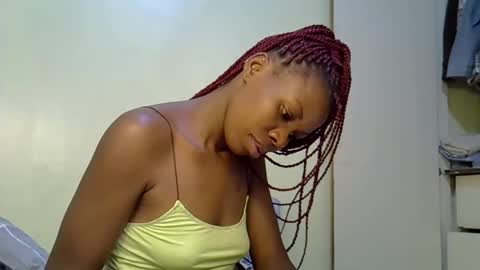 Snapshot of gianna_012 chatting on 09.17.25 ENNY online show from 09.17.25