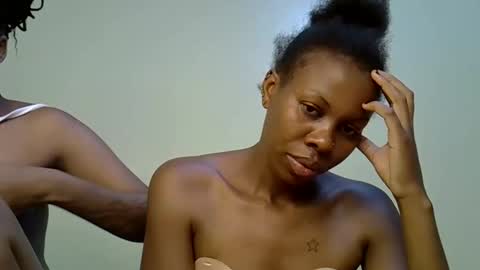 Snapshot of gianna_012 chatting on 09.27.25 ENNY online show from 09.27.25