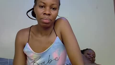 Snapshot of gianna_012 chatting on 10.13.25 ENNY online show from 10.13.25