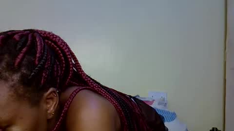 Snapshot of gianna_012 chatting on 11.19.25 ENNY online show from 11.19.25