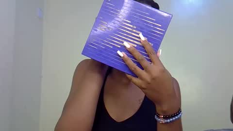 Snapshot of gianna_012 chatting on 01.12.26 ENNY online show from 01.12.26