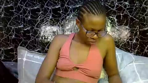 Snapshot of gianna_012 chatting on 01.16.26 ENNY online show from 01.16.26