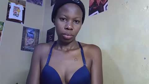 Snapshot of gianna_012 chatting on 04.16.26 ENNY online show from 04.16.26