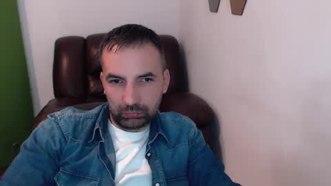 Snapshot of gianni_lion chatting on 03.11.25 Gianni online show from 03.11.25