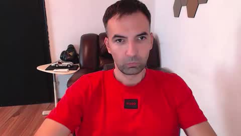 Snapshot of gianni_lion chatting on 10.12.25 Gianni online show from 10.12.25