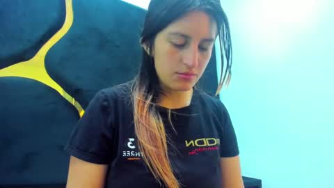 GiaRoussel online show from 02.25.25