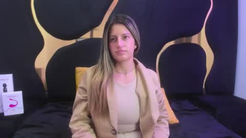 GiaRoussel online show from 09.19.25