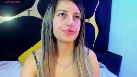 GiaRoussel online show from 11.02.25