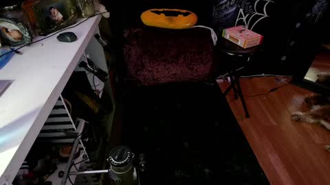 Giggles online show from 12.12.24