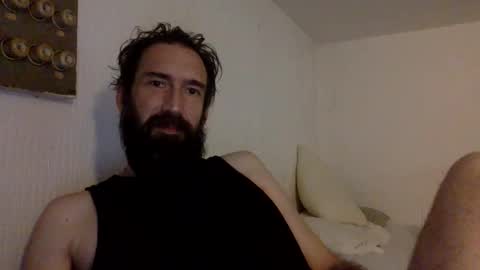 Snapshot of giggy81 chatting on 11.03.25 iggy online show from 11.03.25