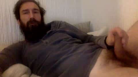 Snapshot of giggy81 chatting on 11.12.25 iggy online show from 11.12.25