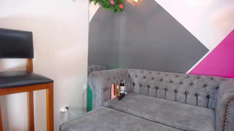 GIGI STCOTT online show from 11.03.25