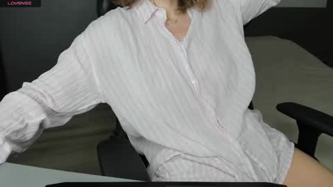 gigihadd online show from 12.01.25