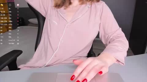 gigihadd online show from 03.08.26