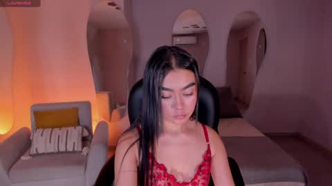 Snapshot of gigilee_ chatting on 12.08.24 GIGI online show from 12.08.24