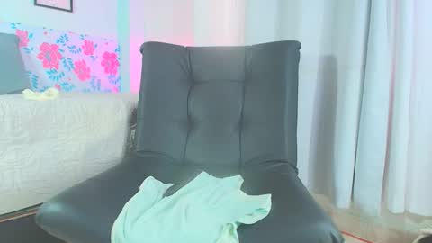 Snapshot of gigimiler8 chatting on 11.24.25 Sharlotte online show from 11.24.25