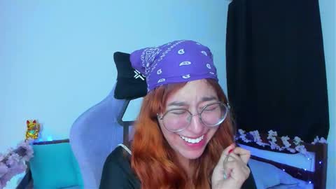 Snapshot of gigimooon chatting on 11.05.25 gigimooon online show from 11.05.25