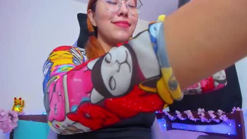 Snapshot of gigimooon chatting on 11.06.25 gigimooon online show from 11.06.25