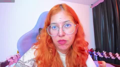 Snapshot of gigimooon chatting on 02.25.26 gigimooon online show from 02.25.26