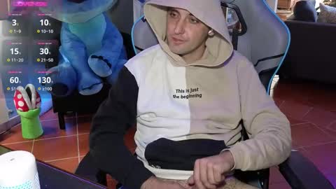 Snapshot of gil_gamesh2nd chatting on 10.08.25 Mirko online show from 10.08.25