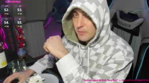 Snapshot of gil_gamesh90 chatting on 02.11.25 Mirko online show from 02.11.25