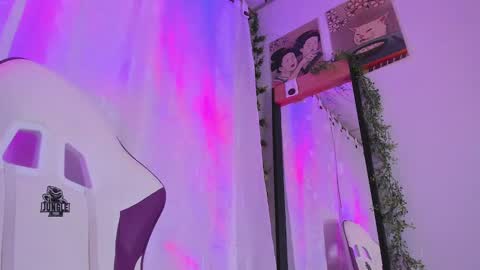 Snapshot of gilakat chatting on 01.28.25 gilakat online show from 01.28.25