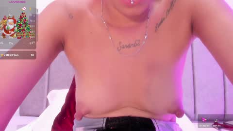 Snapshot of gimenalara chatting on 12.21.24 Gimena online show from 12.21.24