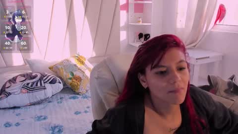 Snapshot of gimenalara chatting on 11.23.25 Gimena online show from 11.23.25