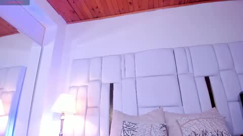 Snapshot of ginebra_ness chatting on 02.14.25 Ginebra Ness online show from 02.14.25