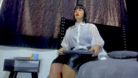 Miss online show from 09.21.25