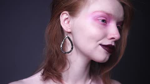        im expecting 350 thumbs up on my altar   online show from 01.02.25