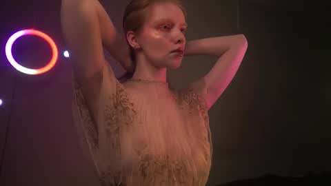        im expecting 350 thumbs up on my altar   online show from 01.10.26