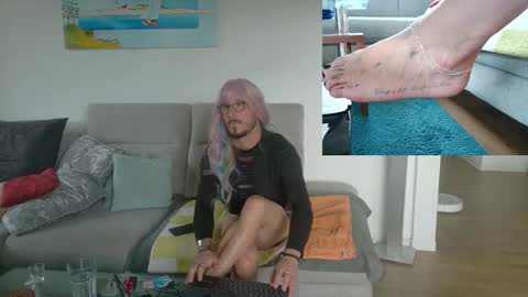 Snapshot of gingerpink1911 chatting on 10.26.25 GingerPink online show from 10.26.25