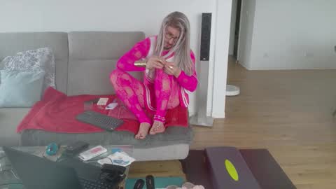 Snapshot of gingerpink1911 chatting on 01.08.26 GingerPink online show from 01.08.26