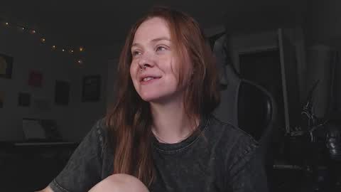 Snapshot of gingervial chatting on 11.27.25 gingervial online show from 11.27.25