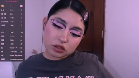 Snapshot of ginmeowuwu chatting on 10.22.25 ginmeowuwu online show from 10.22.25