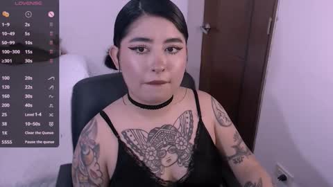 Snapshot of ginmeowuwu chatting on 10.29.25 ginmeowuwu online show from 10.29.25