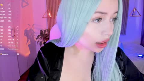 Kendall online show from 12.12.24