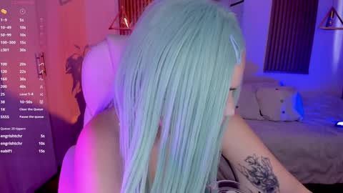 Kendall online show from 12.12.24