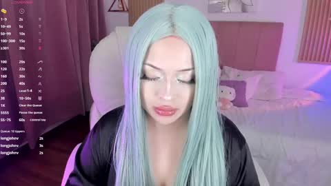 Kendall online show from 02.10.25