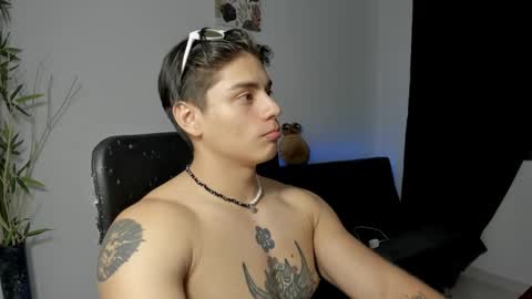 Snapshot of gio_russo chatting on 12.08.24 GioRusso online show from 12.08.24