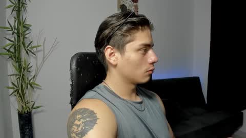 Snapshot of gio_russo chatting on 12.17.24 GioRusso online show from 12.17.24