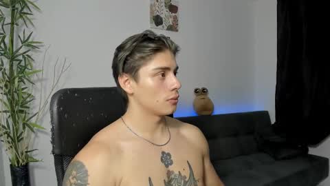 Snapshot of gio_russo chatting on 12.28.24 GioRusso online show from 12.28.24