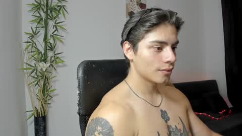 Snapshot of gio_russo chatting on 01.12.25 GioRusso online show from 01.12.25