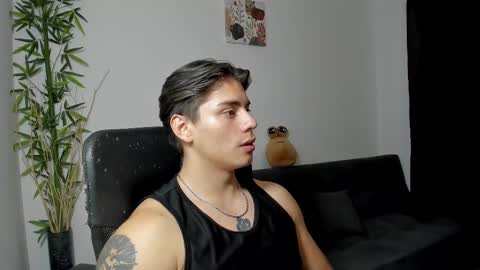 Snapshot of gio_russo chatting on 02.12.25 GioRusso online show from 02.12.25