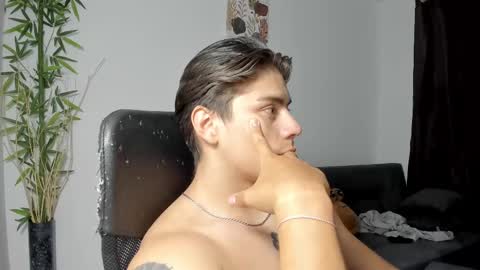 Snapshot of gio_russo chatting on 02.19.25 GioRusso online show from 02.19.25