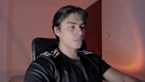 Snapshot of gio_russo chatting on 11.07.25 GioRusso online show from 11.07.25