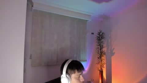 Snapshot of gio_russo chatting on 06.12.26 GioRusso online show from 06.12.26
