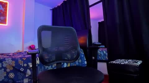 GIOMAR REYES online show from 02.13.25