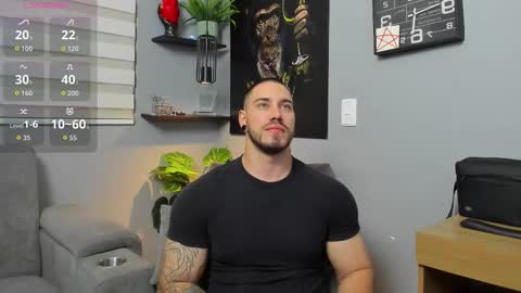 Snapshot of giorgio_leone2 chatting on 10.23.25 Giorgio leone online show from 10.23.25